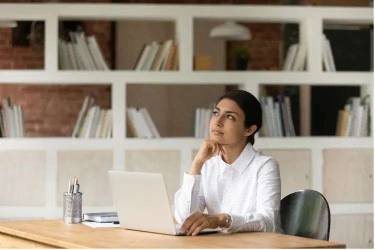 Finding a White Collar Franchise: 4 Things to Look For